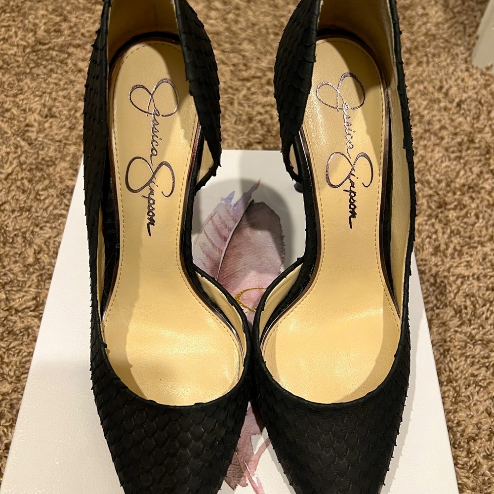 Jessica Simpson(open to offers)